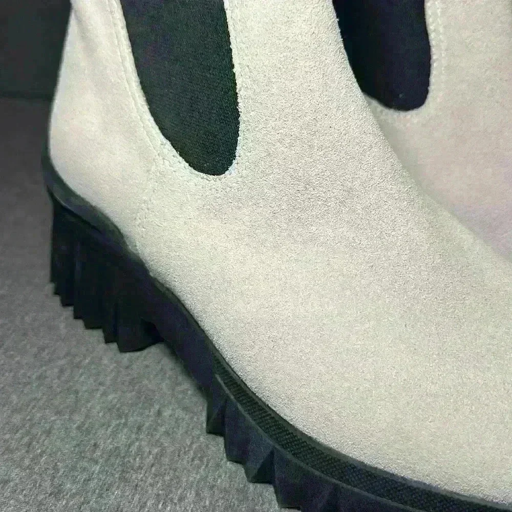 Nurture NWT Denali Waterproof Lug Sole Heeled Platform Chelsea Boot Women Size 8